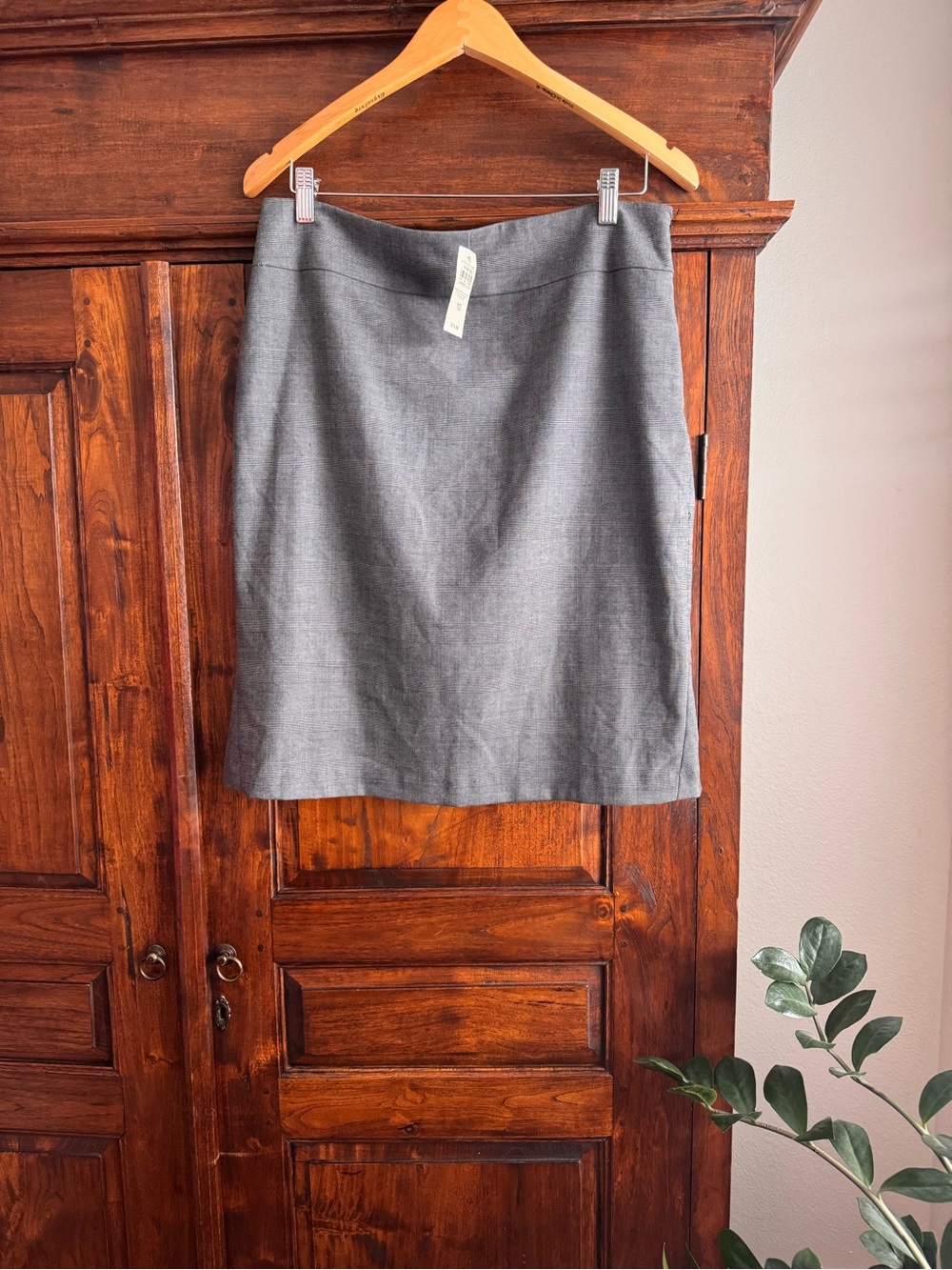 Ann Taylor Gray Skirt
